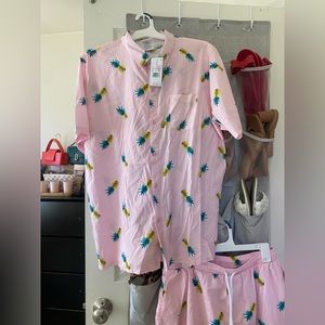 Men’s  2 piece short set.